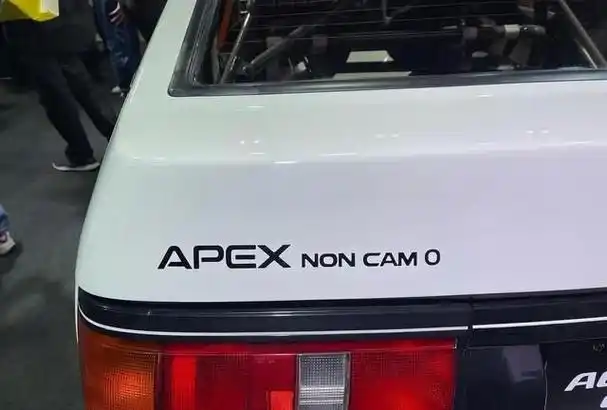 ae86原版尾标这个尾标就是在搞笑,原版ae86 这里标的是twin cam 16,就