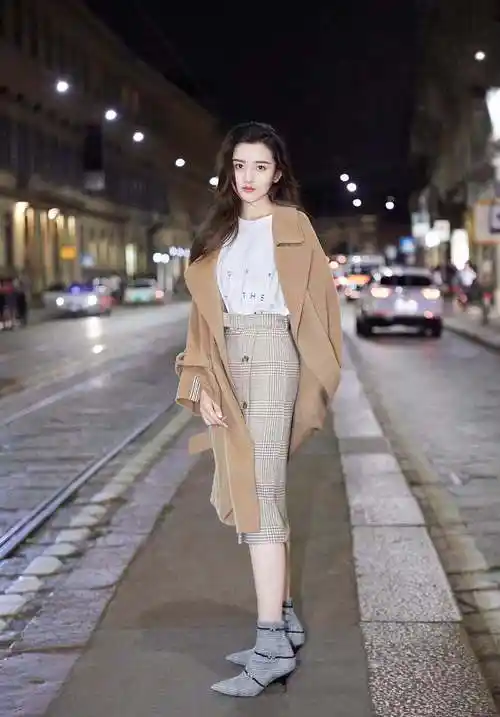 原创女明星们玩转格纹:迪丽热巴好清新,angelababy这样搭好厉害!