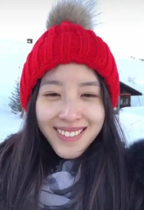 章泽天高清素颜曝光,一脸的黑痣抢镜,网友:仙女下凡了