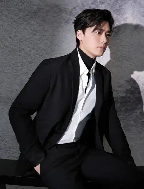 李易峰不顾粉丝忠告嫖娼被抓,毁了事业,也把在校大学生伤害苦了_青年