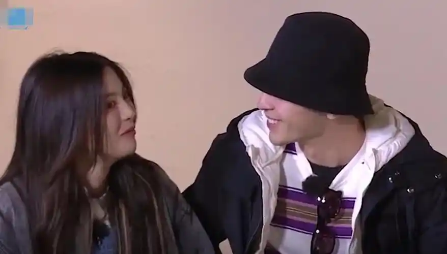 邓伦凶杨超越:你过来我身边!谁注意杨超越的反应?