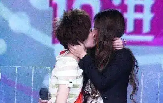 李宇春倪妮恋情?彭于晏普男?