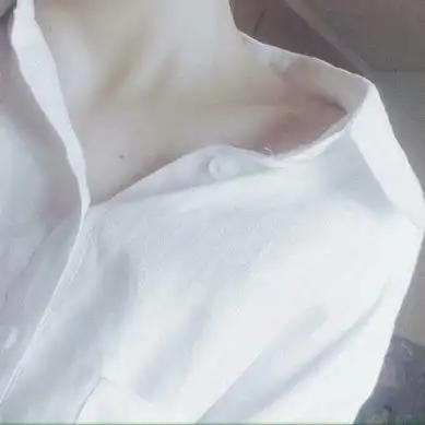 qq头像女生性感锁骨高清好看的女生性感锁骨头像图片