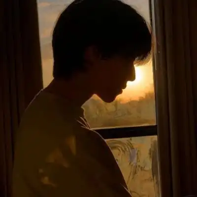 真实帅哥侧脸头像图片,男生头像图片