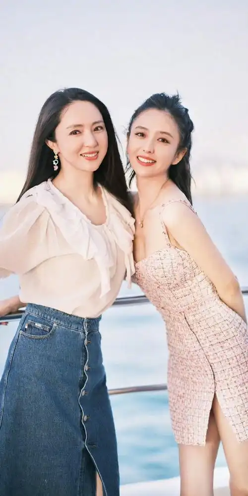 佟丽娅董璇同框合照##佟丽娅董璇长得好像