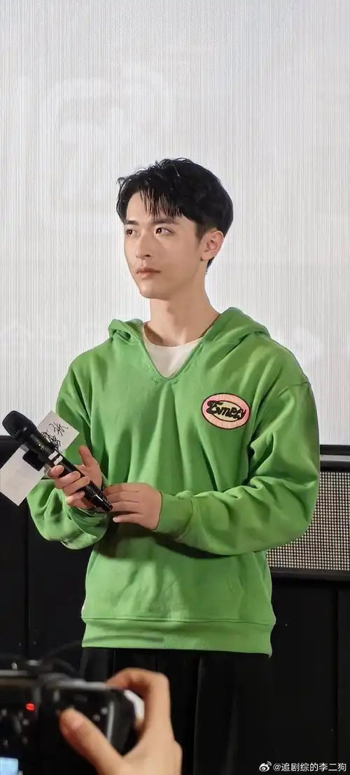 恭喜张逸杰收获1枚胸肌粉.