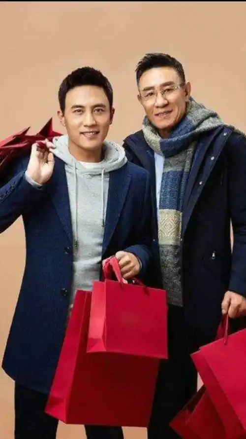 父亲:杜志国,儿子:杜淳,最帅父子组合