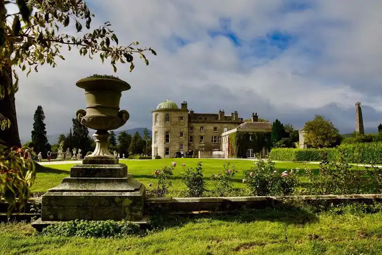 宝尔势格庄园,誉为世界著名庄园之一.