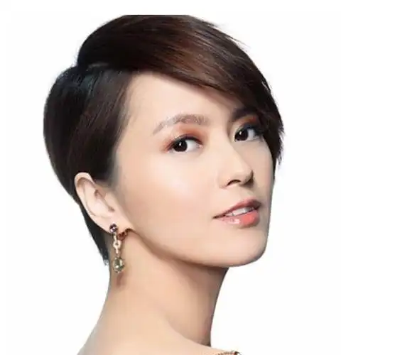 梁咏琪感慨歌迷二十年陪伴唱歌会哭出来