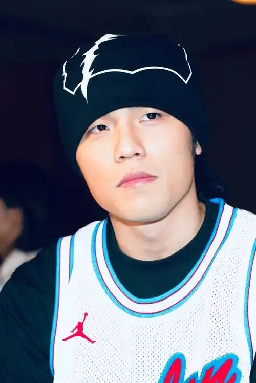 分享一组周杰伦高颜值帅照!收藏吧!_高清图集_新浪网