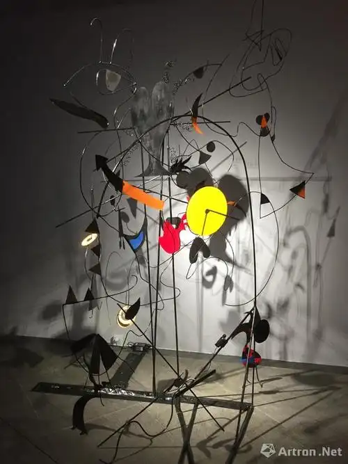 赖敬原 《梦境的三重结构》装置 400x153x225cm 实验艺术系 指导