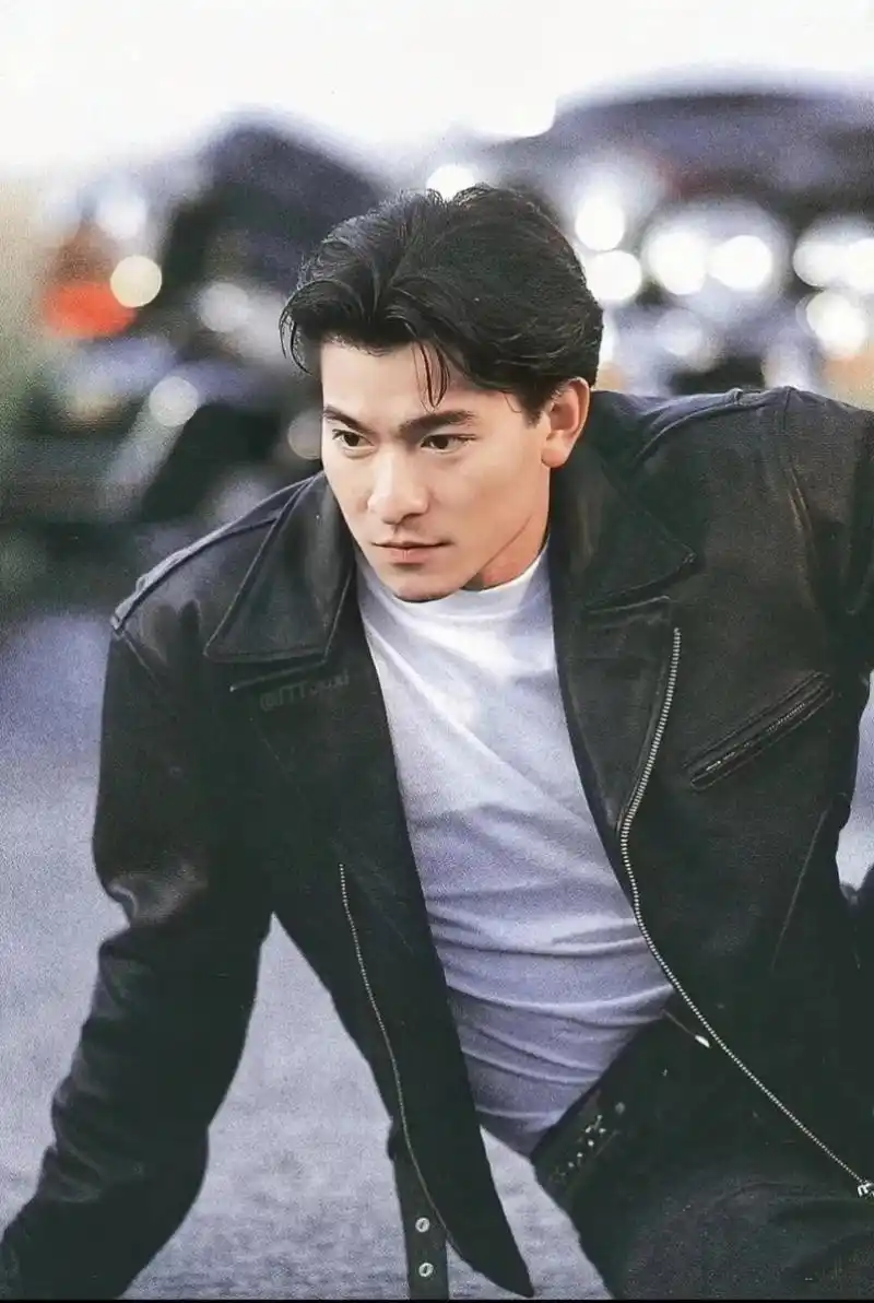 刘德华年轻时的机车写真