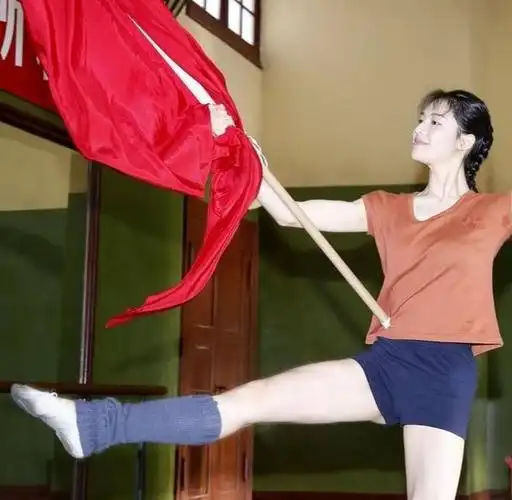 冯小刚自爆:《芳华》选角美女云集,杨采钰是我见过最纯洁干净的|刘亦