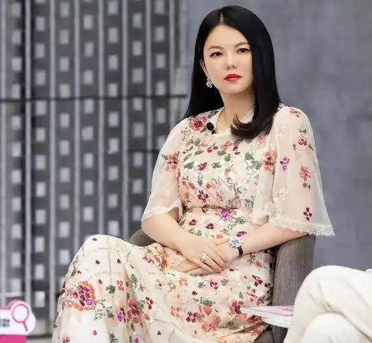 "顶级富婆"李湘!一顿早餐7000元,每月伙食费高达65万元 - 聚缘娱乐网