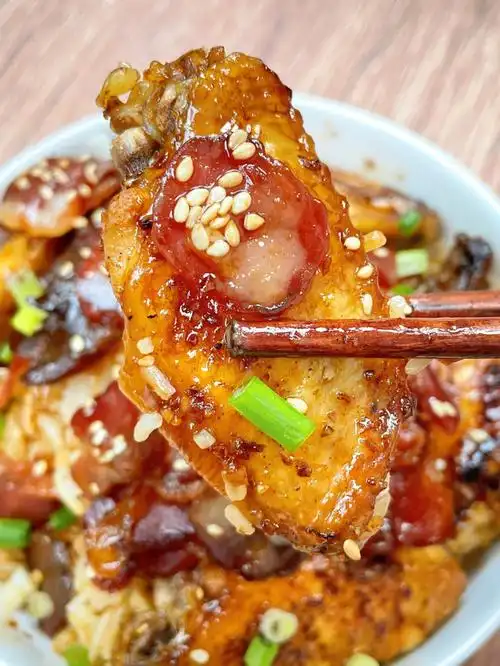 做了外焦里嫩的鸡翅煲仔饭被夸了好久60