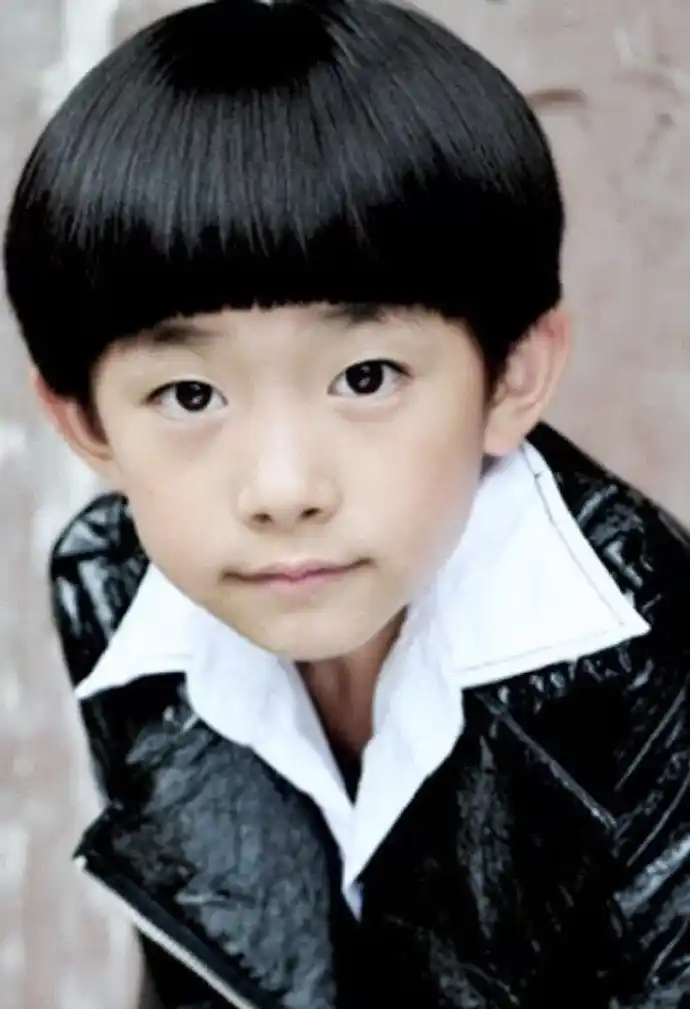 第一眼土,第二眼可爱,易烊千玺的童年西瓜头让你"上头"!