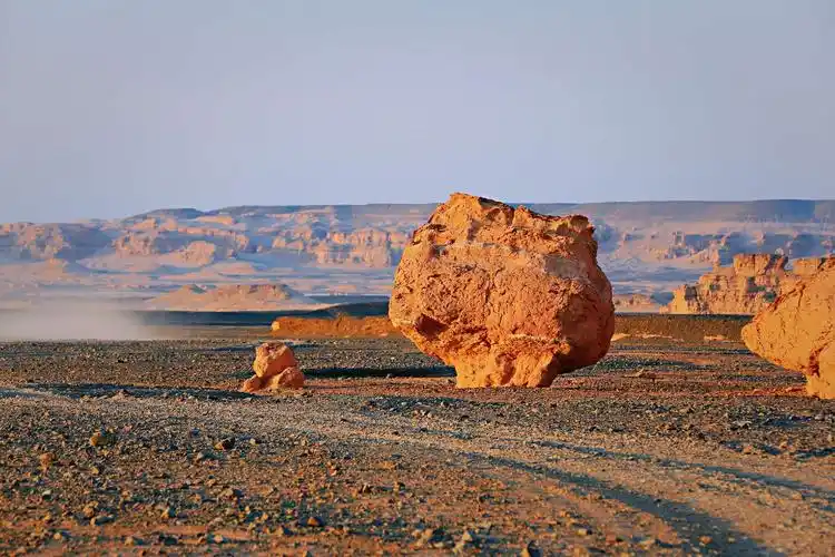 自然的力量 远古的魅力一一罗布泊无人区 《大海道印象》