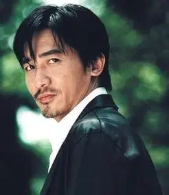 香肠嘴情侣搞笑头像 梁朝伟香肠嘴头像春光乍泄梁朝伟头像 春光乍泄