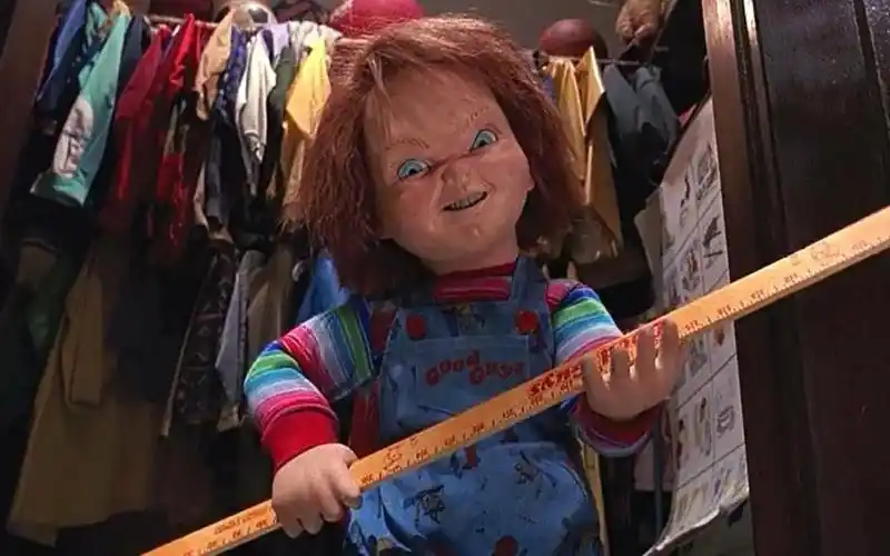 三分钟看惊悚片《鬼娃回魂2》,小娃娃越来越狂野,这次不用刀了