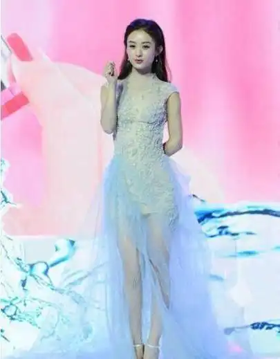 赵丽颖离婚后帅出新高度,拼接西装简单却有质感,高马尾又美又飒