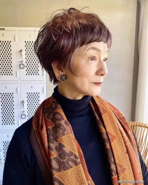 这三种短发减龄又显气质,好打理又洋气_发型_老年人_时尚