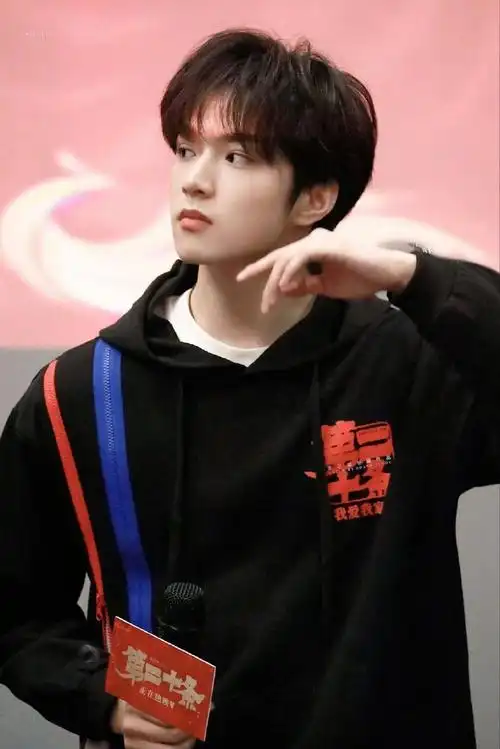 咪咕星鲜事##雷佳音说刘耀文跑宣传成长了