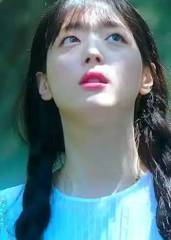 雪莉iu:她们是同一个地方都有一颗痣嘛?