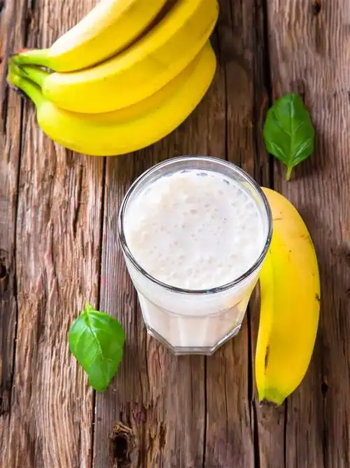 黄色香蕉牛奶