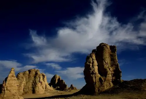 走进青海雅丹无人区俄博梁