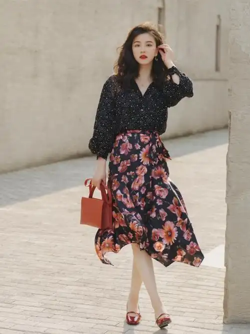 初秋穿碎花裙该如何搭配鞋子