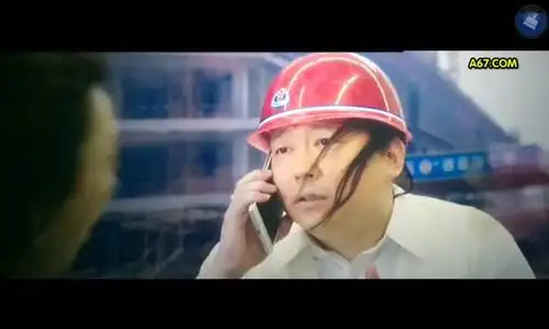 《分手大师》电影中 唐大师假扮工地现场跟他老婆通话的那个手机什么