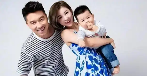 演员李小萌嫁相恋7年的王雷结婚9年0绯闻36岁生二胎