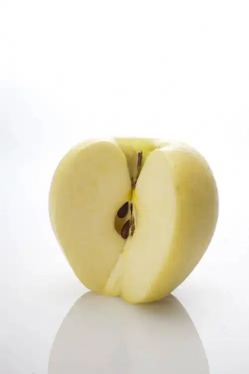 竖图,彩色,室内,特写,抠图,白色背景,苹果,水果,中国,亚洲,切开,新鲜