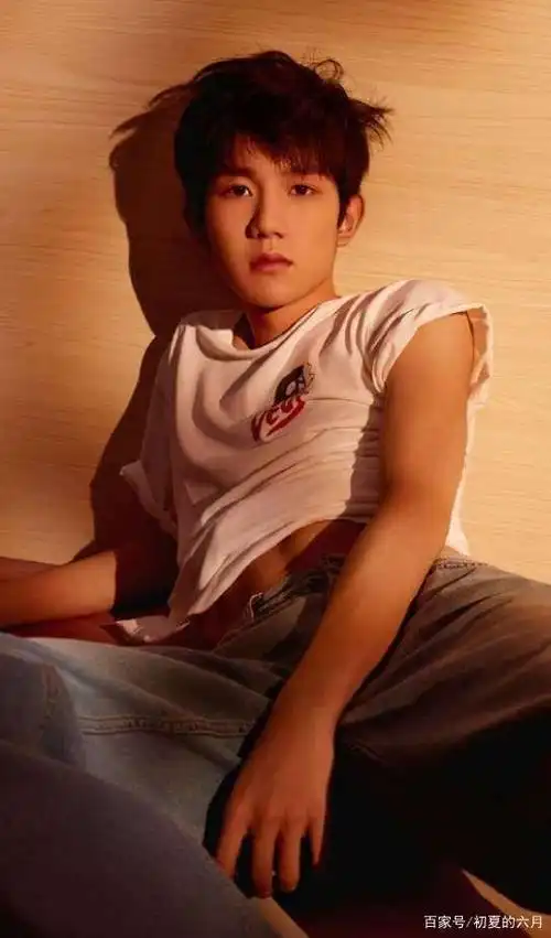 你最喜欢哪个造型的王源?