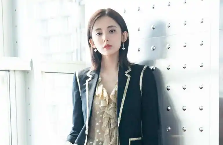 古力娜扎陈伟霆《风暴舞》官宣,俊男靓女上演都市谍战剧