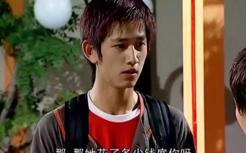 【家有儿女】狂野男孩假冒男友的真相,竟是要小雪帮他讲题,真是个好