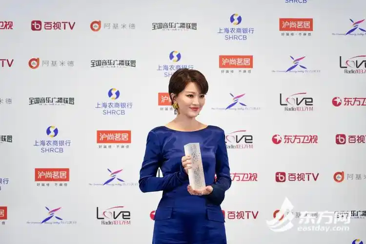 蔡淳佳如果在今年的内地歌手中浏览一下话题与热点,绝不会遗漏黄绮珊.