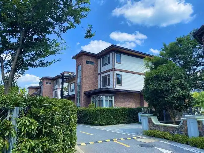 苏州太湖度假区地铁口美式木质花园独栋别墅质享人生