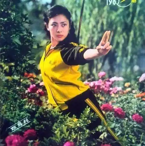 运动装穿出清新感,170的身高太出挑.