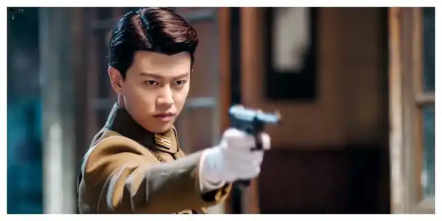 《秋蝉》双视破一,任嘉伦全a气场,网友却被他的头发吸引?