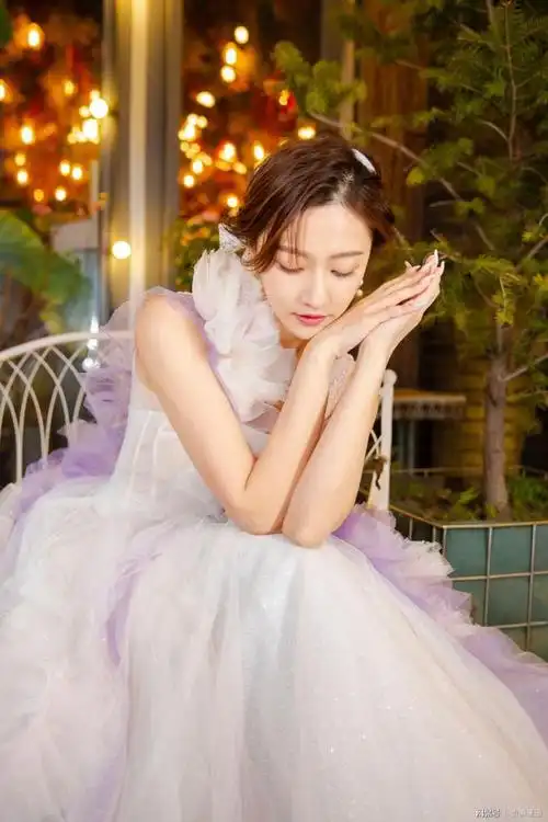 余玥礼服写真女神气场清冷艳丽优雅大气