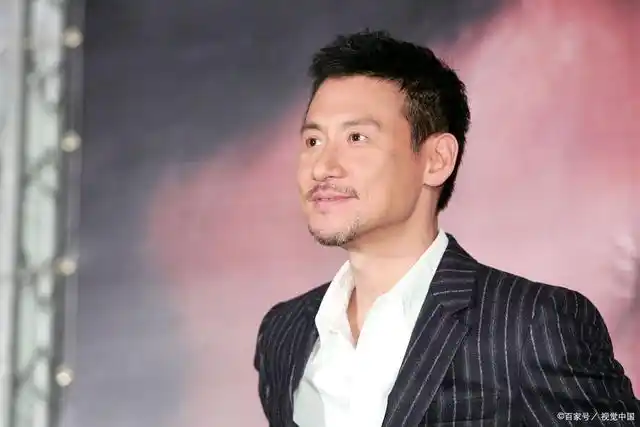 张学友现身小女儿画展