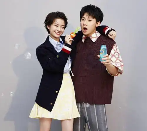 李庚希突然"公布恋情",关晓彤暖心解围,谁注意方一凡说了啥?