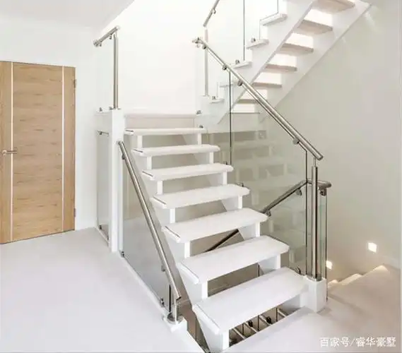 l型楼梯是目前室内楼梯最常用的设计样式 它的踏板长度仅为60公分