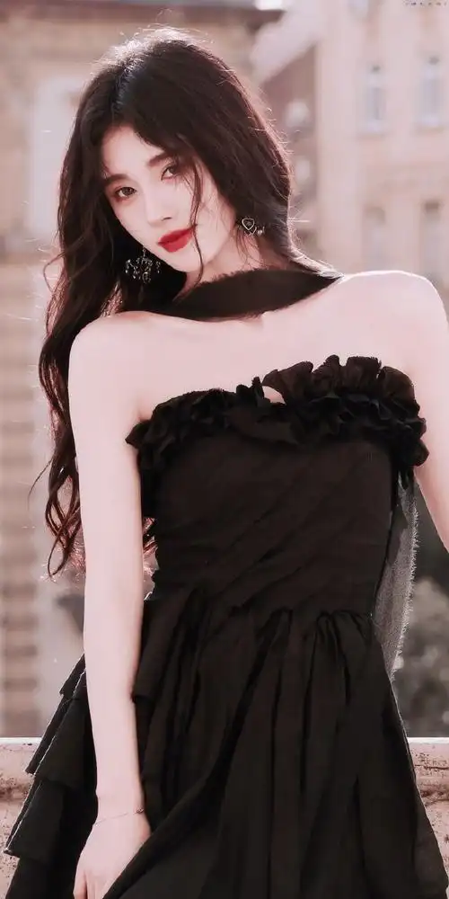 鞠婧祎挂脖抹胸裙##鞠婧祎是古堡公主吧