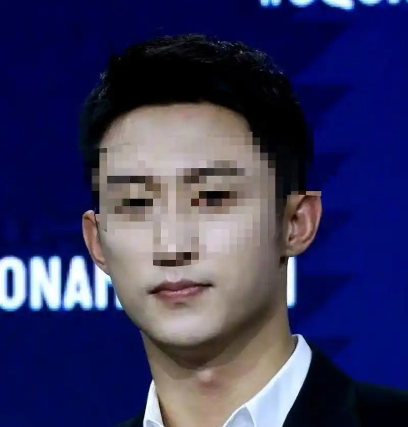 耳垂小或无耳垂或反骨耳事业上,专业上有时"较真","钻牛角尖"可以