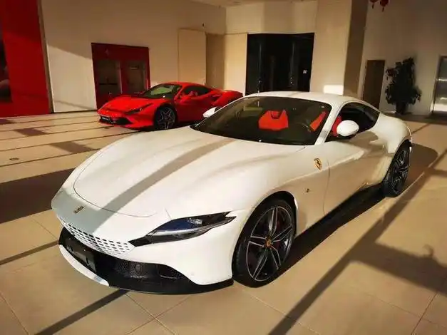 法拉利roma两座硬顶跑车39t白色现车238万