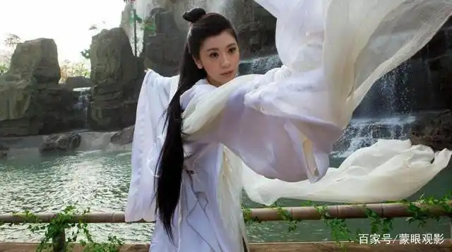 《天龙八部》饰演李秋水