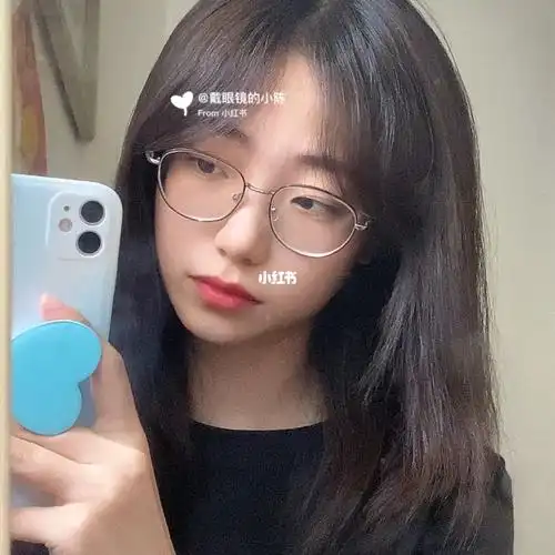 你们戴眼镜的时候刘海都放在哪啊,放在眼镜上一会就翘起来#八字刘海