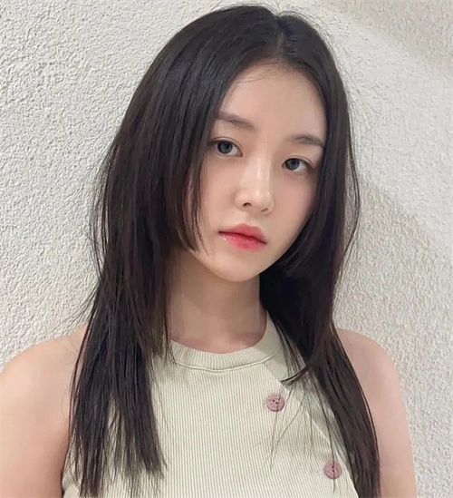 韩式公主切直发 盐系女神时尚吸睛_刘海发型 - 美发站
